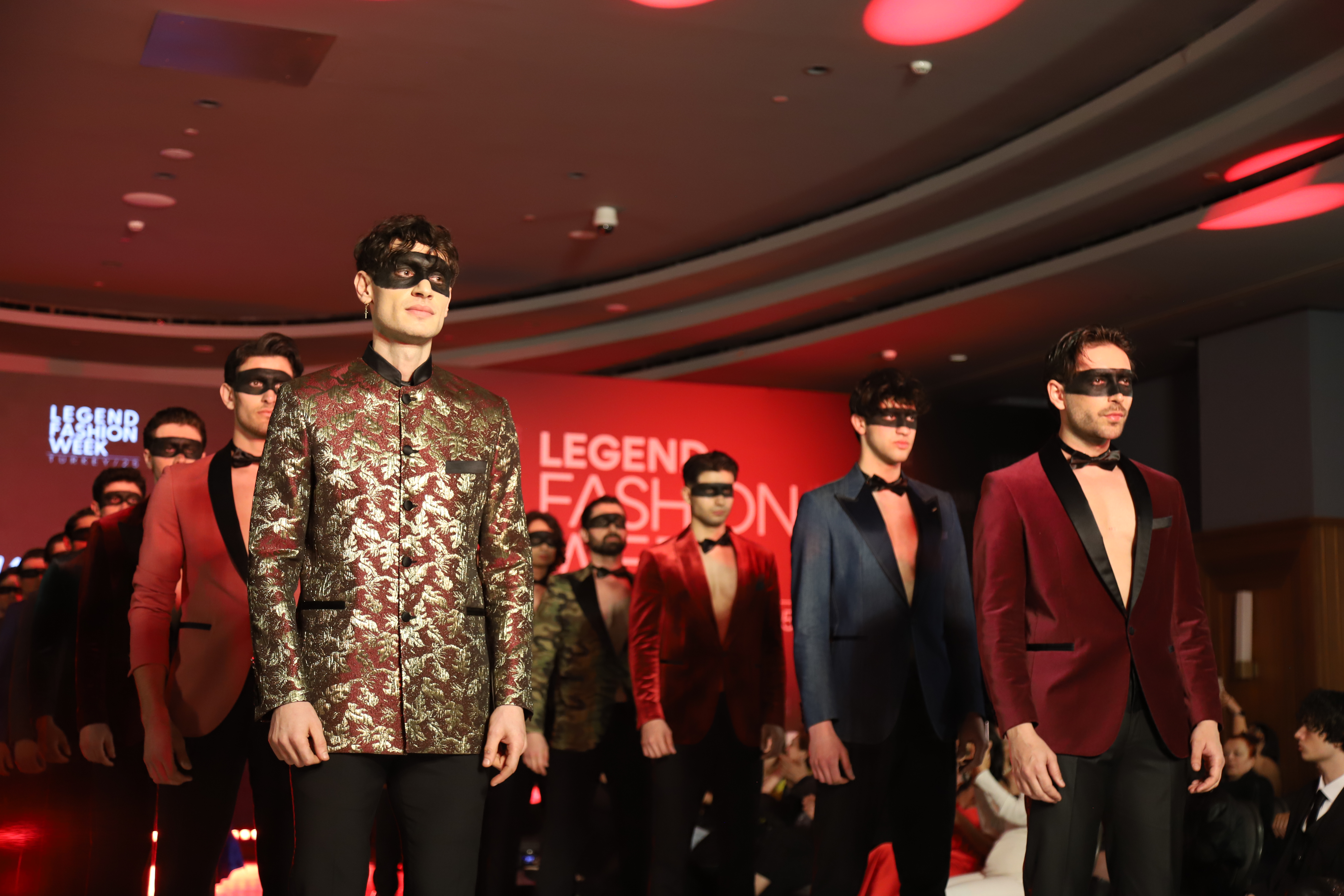 LEGEND FASHION WEEK